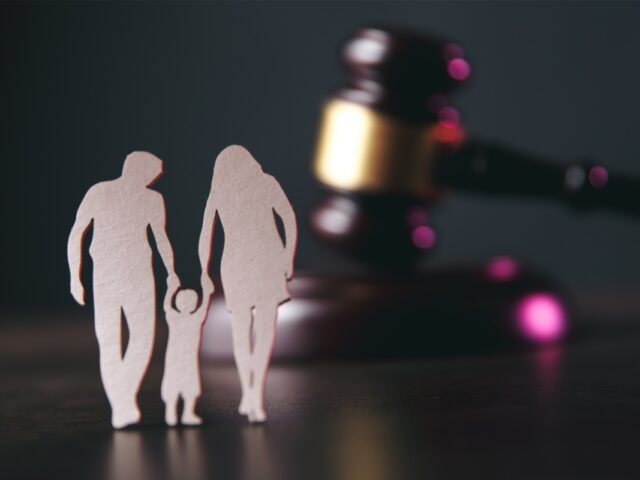 הסדרת זכויות מול בני זוג לשעבר בעזרת עורך דין לענייני משפחה | Mega Lawyer