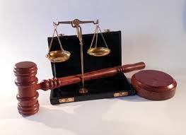 מתי לפנות לעורך דין ומתי להסתפק בייעוץ חינמי?