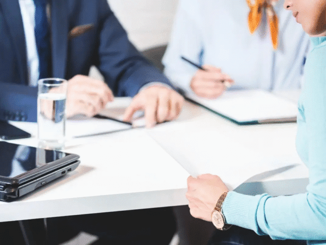 זכויות החשוד – מדוע אסור לוותר על עורך דין?