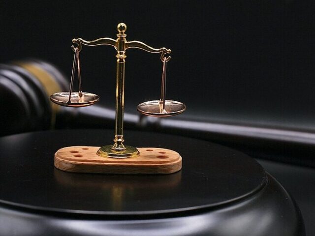 מה חשוב לבדוק לפני שממנים עורך דין כשלוח בהסכם | Mega Lawyer